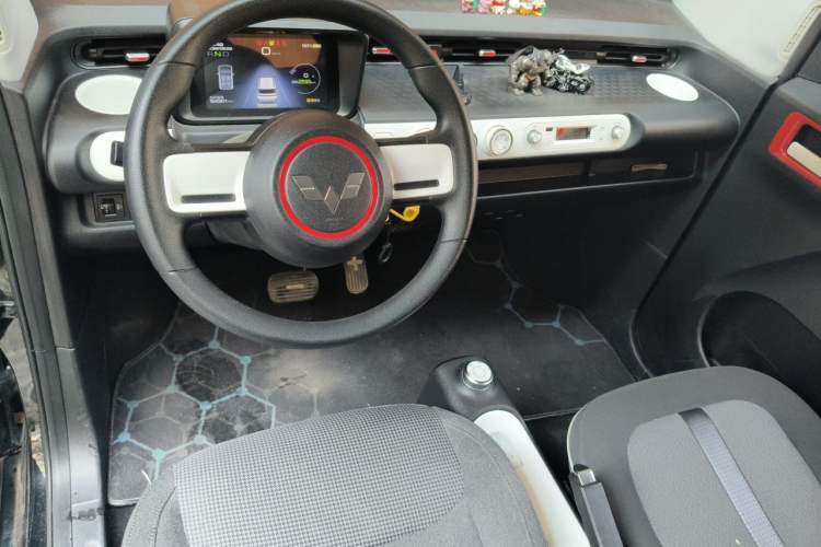 Used Wuling Hongguang MINIEV 2022 GAMEBOY 300km Play Edition Lithium Iron Phosphate Center Console