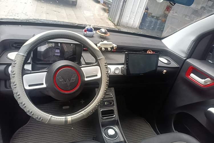 Used Wuling Hongguang MINIEV 2022 GAMEBOY 200km Gaming Edition with Lithium Iron Phosphate Center Console
