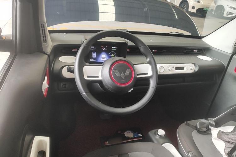 Used Wuling Hongguang MINIEV 2022 GAMEBOY 300km Play Edition Lithium Iron Phosphate Center Console