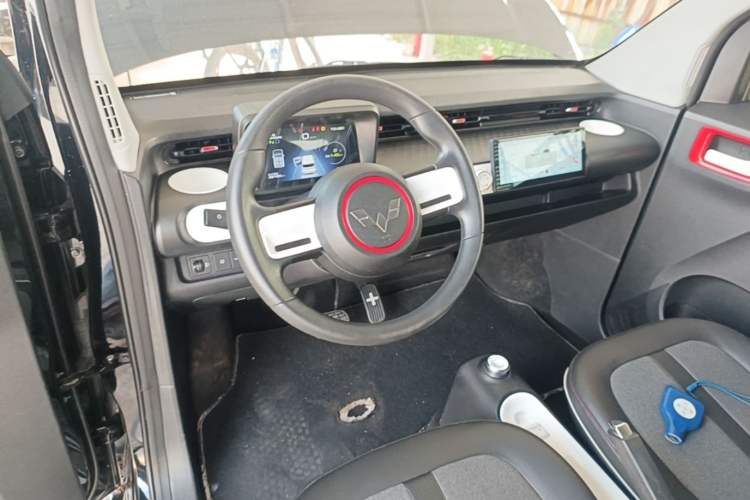 Used Wuling Hongguang MINIEV 2022 GAMEBOY 200km Gaming Edition with Lithium Iron Phosphate Center Console