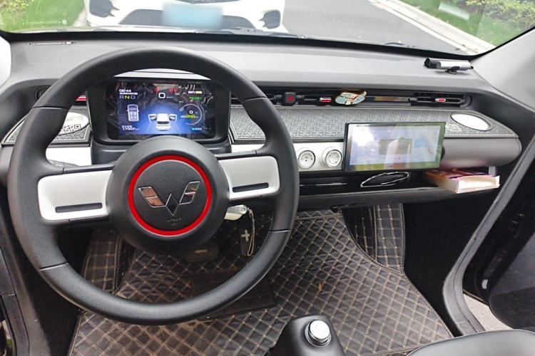 Used Wuling Hongguang MINIEV 2022 GAMEBOY 300km Enthusiast Model with Lithium Iron Phosphate Center Console