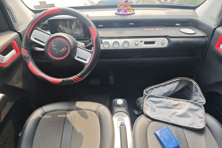 Used Wuling Hongguang MINIEV 2022 GAMEBOY 200km Play Edition with Lithium Iron Phosphate Center Console