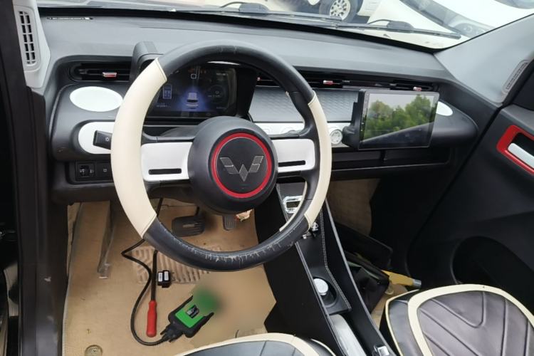 Used Wuling Hongguang MINIEV 2022 GAMEBOY 200km Play Edition with Lithium Iron Phosphate Center Console