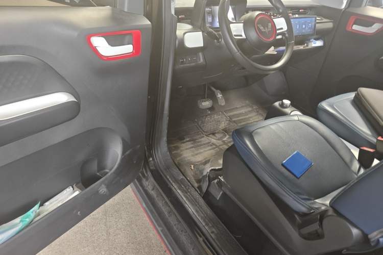 Used Wuling Hongguang MINIEV 2022 GAMEBOY 200km Play Edition with Lithium Iron Phosphate Driver Seat