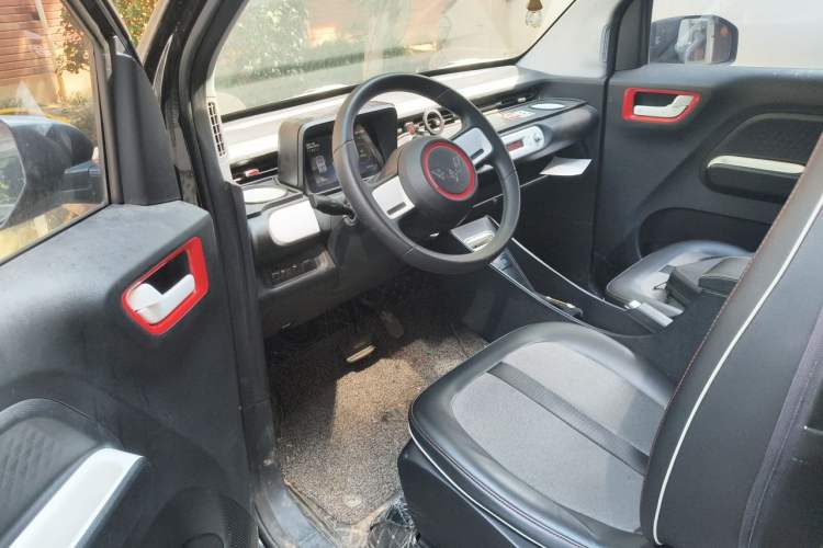 Used Wuling Hongguang MINIEV 2022 GAMEBOY 300km Enthusiast Model with Lithium Iron Phosphate Driver Seat
