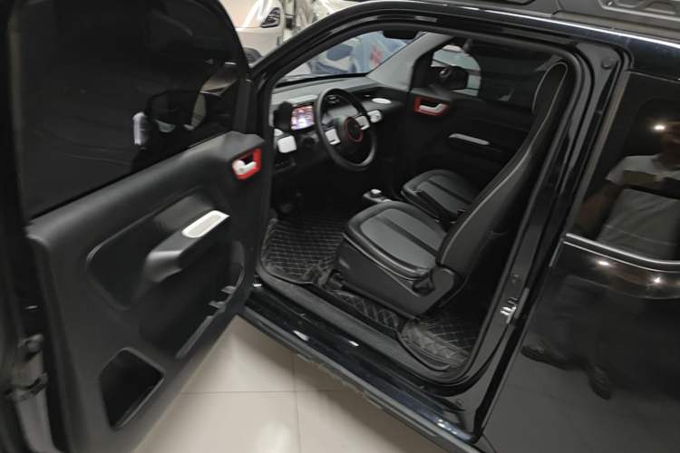 Used Wuling Hongguang MINIEV 2022 GAMEBOY 300km Enthusiast Model with Lithium Iron Phosphate Driver Seat