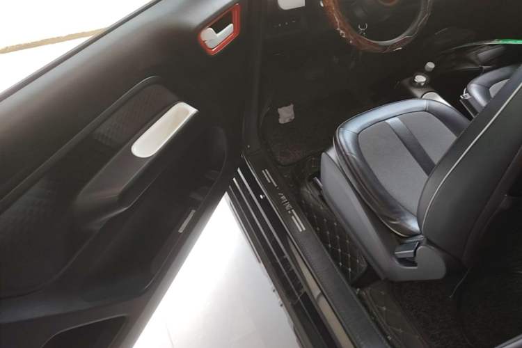 Used Wuling Hongguang MINIEV 2022 GAMEBOY 300km Enthusiast Model with Lithium Iron Phosphate Driver Seat