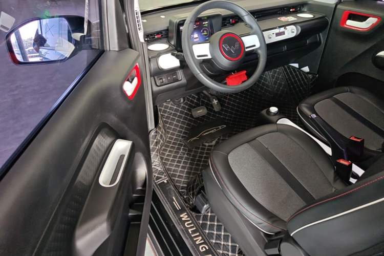 Used Wuling Hongguang MINIEV 2022 GAMEBOY 300km Enthusiast Model with Lithium Iron Phosphate Driver Seat