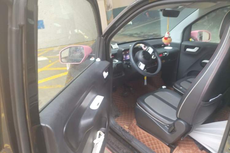 Used Wuling Hongguang MINIEV 2022 GAMEBOY 300km Enthusiast Model with Lithium Iron Phosphate Driver Seat