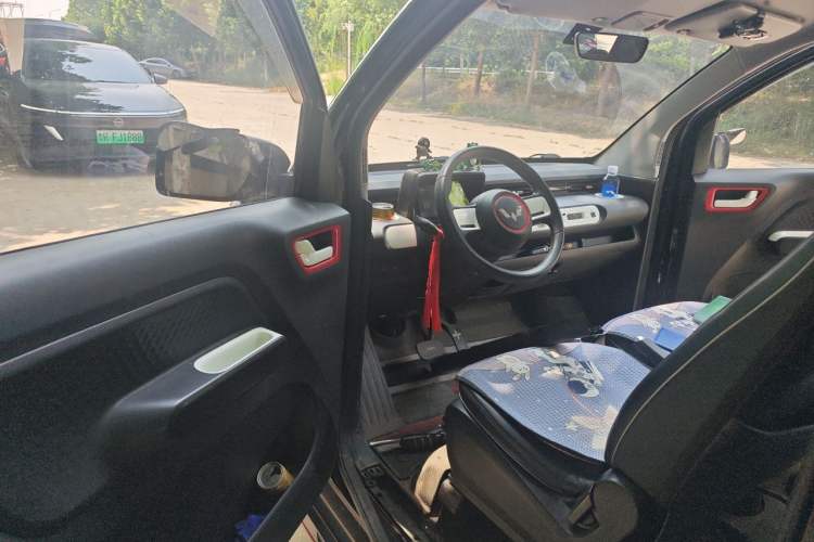 Used Wuling Hongguang MINIEV 2022 GAMEBOY 300km Enthusiast Model with Lithium Iron Phosphate Driver Seat