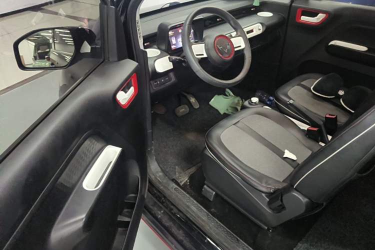 Used Wuling Hongguang MINIEV 2022 GAMEBOY 300km Enthusiast Model with Lithium Iron Phosphate Driver Seat