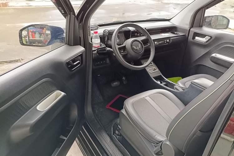 Used Wuling Hongguang MINIEV 2022 GAMEBOY 200km Play Edition with Lithium Iron Phosphate Driver Seat