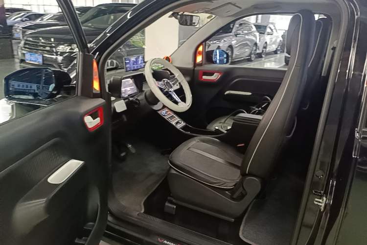 Used Wuling Hongguang MINIEV 2022 GAMEBOY 200km Gaming Edition with Lithium Iron Phosphate Driver Seat