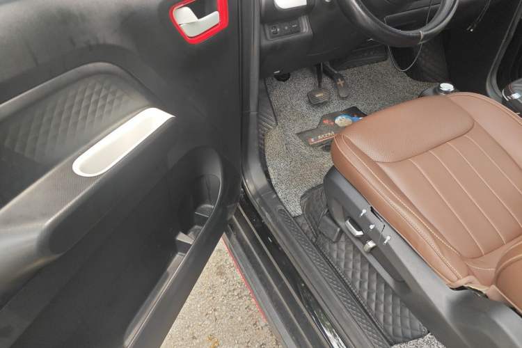 Used Wuling Hongguang MINIEV 2022 GAMEBOY 300km Enthusiast Model with Lithium Iron Phosphate Driver Seat