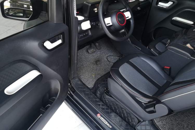 Used Wuling Hongguang MINIEV 2022 GAMEBOY 300km Enthusiast Model with Lithium Iron Phosphate Driver Seat