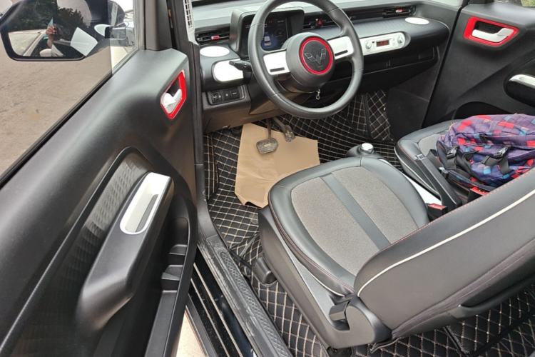 Used Wuling Hongguang MINIEV 2022 GAMEBOY 300km Enthusiast Model with Lithium Iron Phosphate Driver Seat