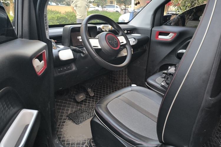 Used Wuling Hongguang MINIEV 2022 GAMEBOY 300km Enthusiast Model with Lithium Iron Phosphate Driver Seat