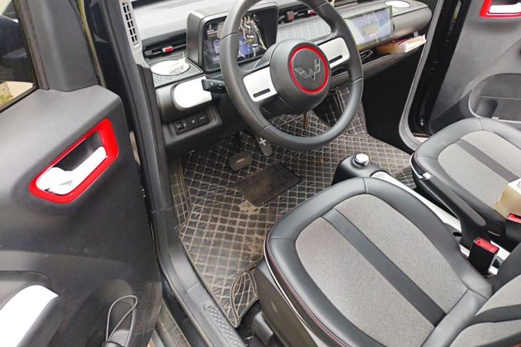 Used Wuling Hongguang MINIEV 2022 GAMEBOY 300km Enthusiast Model with Lithium Iron Phosphate Driver Seat