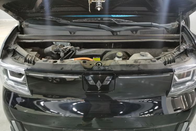 Used Wuling Hongguang MINIEV 2022 GAMEBOY 300km Enthusiast Model with Lithium Iron Phosphate Engine Bay