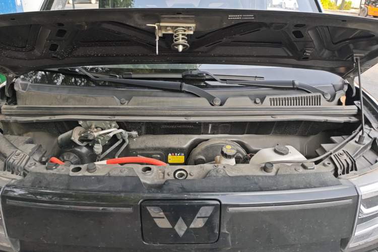 Used Wuling Hongguang MINIEV 2022 GAMEBOY 300km Enthusiast Model with Lithium Iron Phosphate Engine Bay