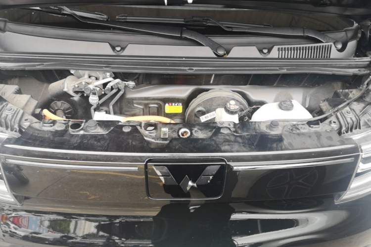 Used Wuling Hongguang MINIEV 2022 GAMEBOY 300km Enthusiast Model with Lithium Iron Phosphate Engine Bay