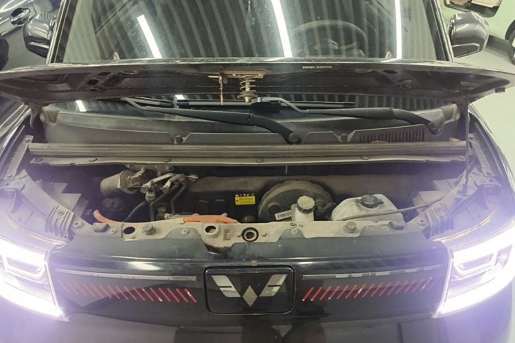 Used Wuling Hongguang MINIEV 2022 GAMEBOY 300km Enthusiast Model with Lithium Iron Phosphate Engine Bay