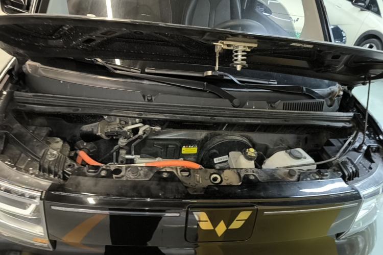 Used Wuling Hongguang MINIEV 2022 GAMEBOY 300km Enthusiast Model with Lithium Iron Phosphate Engine Bay