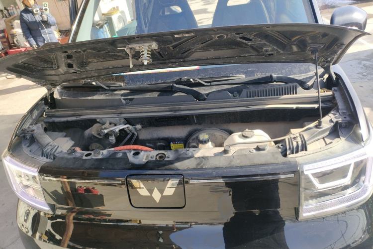 Used Wuling Hongguang MINIEV 2022 GAMEBOY 300km Enthusiast Model with Lithium Iron Phosphate Engine Bay