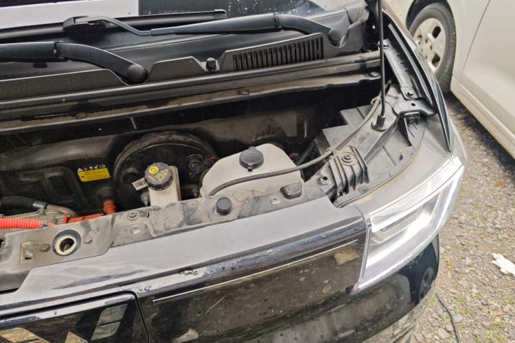 Used Wuling Hongguang MINIEV 2022 GAMEBOY 200km Gaming Edition with Lithium Iron Phosphate Engine Bay Left