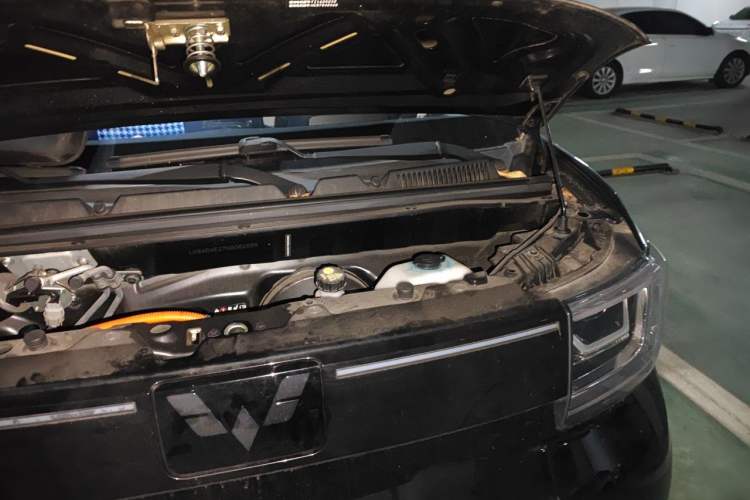 Used Wuling Hongguang MINIEV 2022 GAMEBOY 200km Gaming Edition with Lithium Iron Phosphate Engine Bay Left