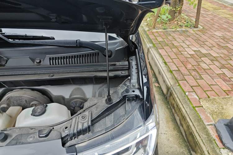 Used Wuling Hongguang MINIEV 2022 GAMEBOY 200km Gaming Edition with Lithium Iron Phosphate Engine Bay Left