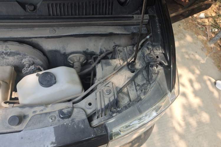 Used Wuling Hongguang MINIEV 2022 GAMEBOY 300km Enthusiast Model with Lithium Iron Phosphate Engine Bay Left