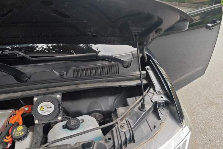Used Wuling Hongguang MINIEV 2022 GAMEBOY 300km Enthusiast Model with Lithium Iron Phosphate Engine Bay Left