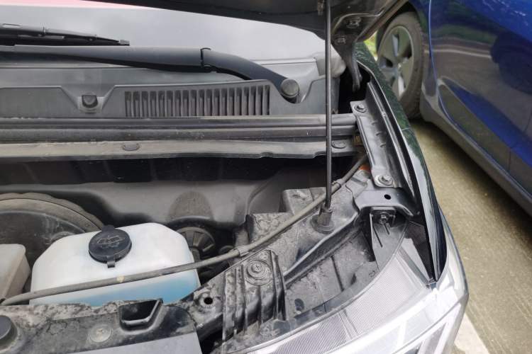 Used Wuling Hongguang MINIEV 2022 GAMEBOY 300km Enthusiast Model with Lithium Iron Phosphate Engine Bay Left