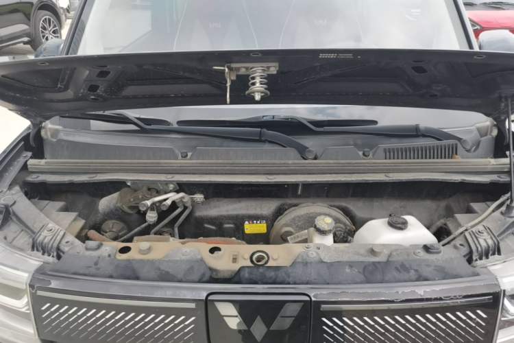 Used Wuling Hongguang MINIEV 2022 GAMEBOY 300km Enthusiast Model with Lithium Iron Phosphate Engine Bay
