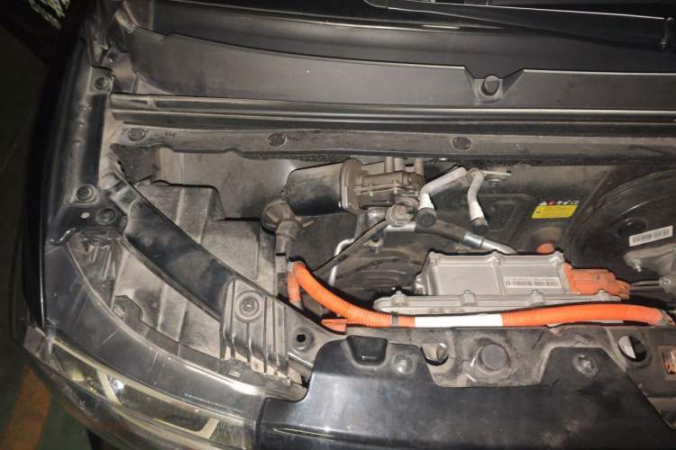 Used Wuling Hongguang MINIEV 2022 GAMEBOY 300km Enthusiast Model with Lithium Iron Phosphate Engine Bay Right