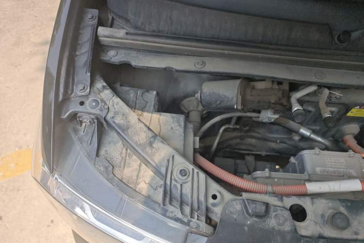 Used Wuling Hongguang MINIEV 2022 GAMEBOY 300km Enthusiast Model with Lithium Iron Phosphate Engine Bay Right