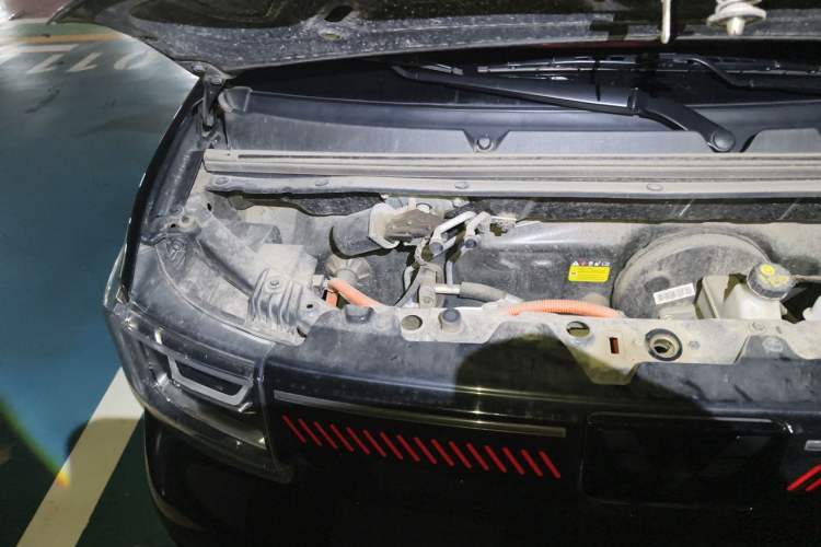 Used Wuling Hongguang MINIEV 2022 GAMEBOY 300km Enthusiast Model with Lithium Iron Phosphate Engine Bay Right