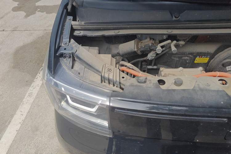 Used Wuling Hongguang MINIEV 2022 GAMEBOY 300km Enthusiast Model with Lithium Iron Phosphate Engine Bay Right
