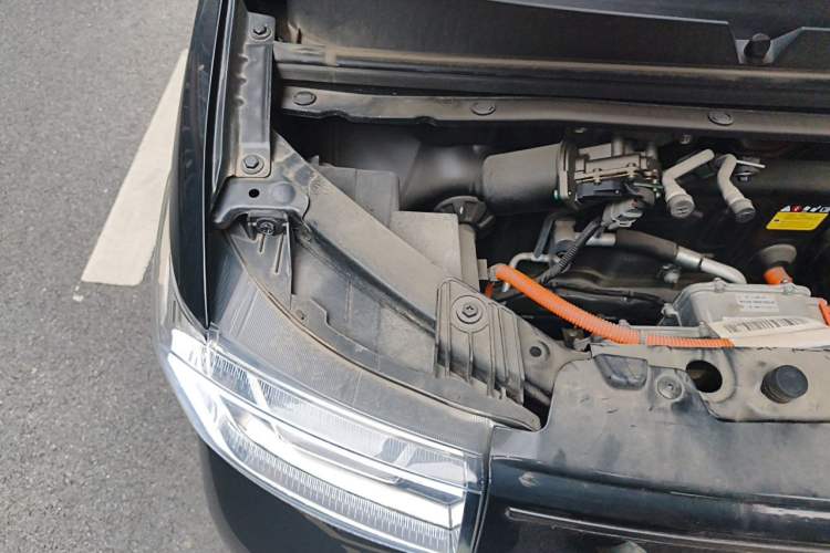 Used Wuling Hongguang MINIEV 2022 GAMEBOY 300km Enthusiast Model with Lithium Iron Phosphate Engine Bay Right