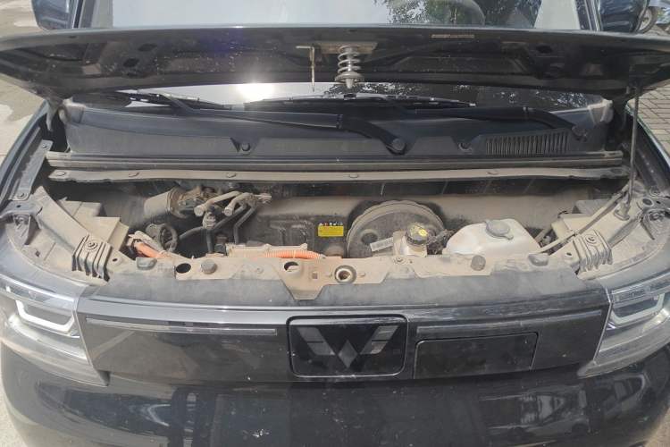 Used Wuling Hongguang MINIEV 2022 GAMEBOY 300km Enthusiast Model with Lithium Iron Phosphate Engine Bay