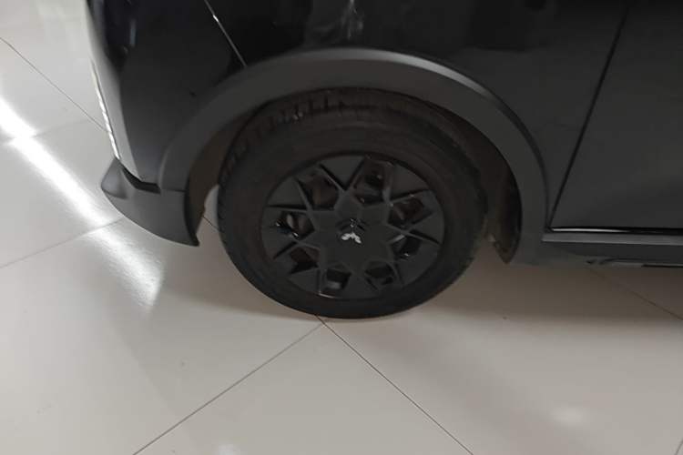 Used Wuling Hongguang MINIEV 2022 GAMEBOY 300km Enthusiast Model with Lithium Iron Phosphate Exterior 4