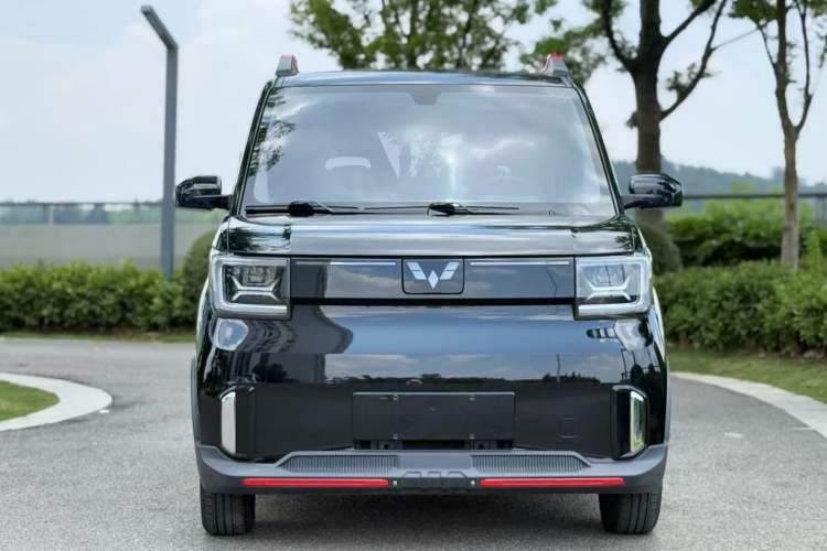 Used Wuling Hongguang MINIEV 2022 GAMEBOY 300km Enthusiast Model with Lithium Iron Phosphate Exterior 4