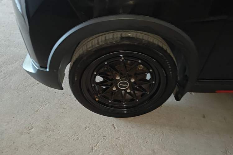 Used Wuling Hongguang MINIEV 2022 GAMEBOY 300km Enthusiast Model with Lithium Iron Phosphate Exterior 4