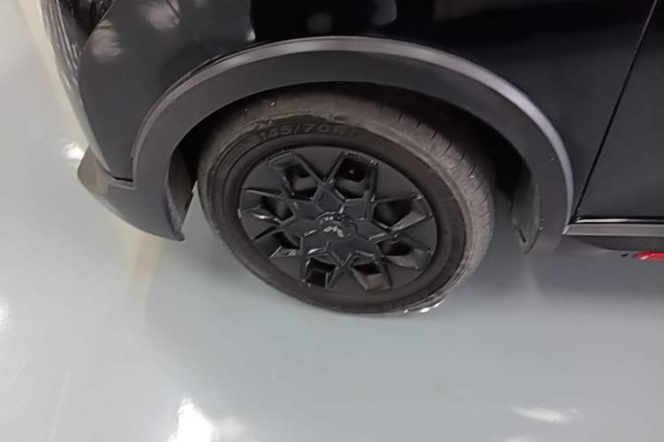 Used Wuling Hongguang MINIEV 2022 GAMEBOY 300km Enthusiast Model with Lithium Iron Phosphate Exterior 4
