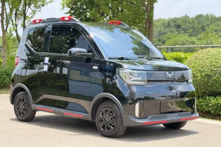 Used Wuling Hongguang MINIEV 2022 GAMEBOY 300km Enthusiast Model with Lithium Iron Phosphate Exterior 5