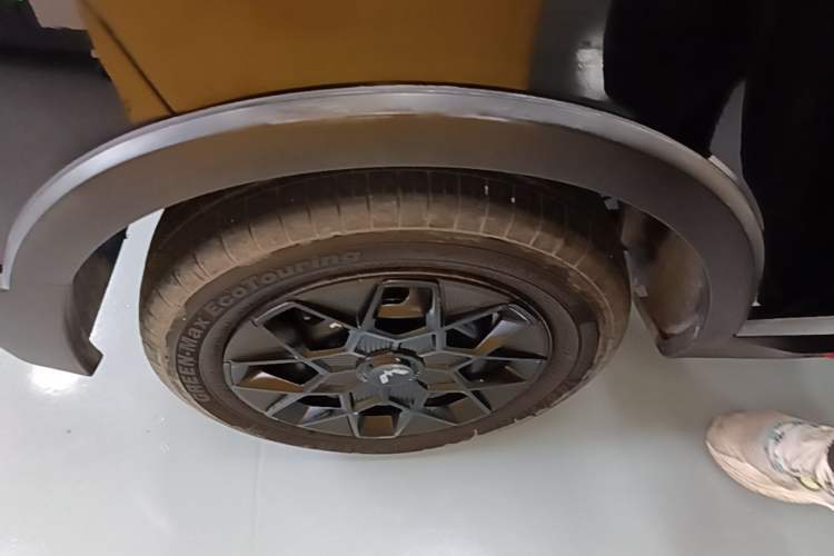 Used Wuling Hongguang MINIEV 2022 GAMEBOY 300km Enthusiast Model with Lithium Iron Phosphate Exterior 5