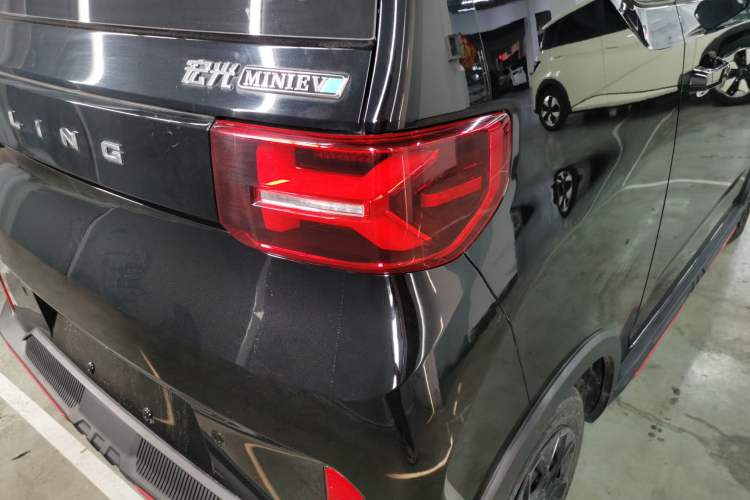 Used Wuling Hongguang MINIEV 2022 GAMEBOY 300km Enthusiast Model with Lithium Iron Phosphate Exterior 6
