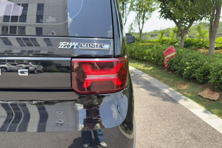 Used Wuling Hongguang MINIEV 2022 GAMEBOY 300km Enthusiast Model with Lithium Iron Phosphate Exterior 9