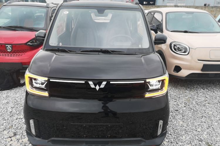 Used Wuling Hongguang MINIEV 2022 GAMEBOY 200km Gaming Edition with Lithium Iron Phosphate Front